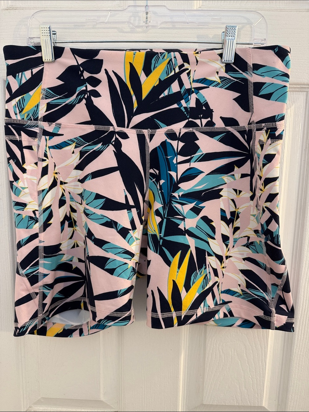 EUC- Size XL Old Navy Women's Pink Tropical-Print Active Shorts